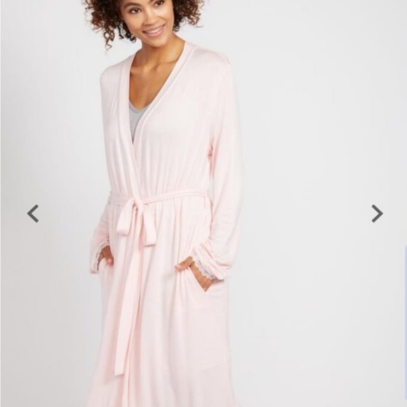 Women's Pink Robe - Picture 2 of 3